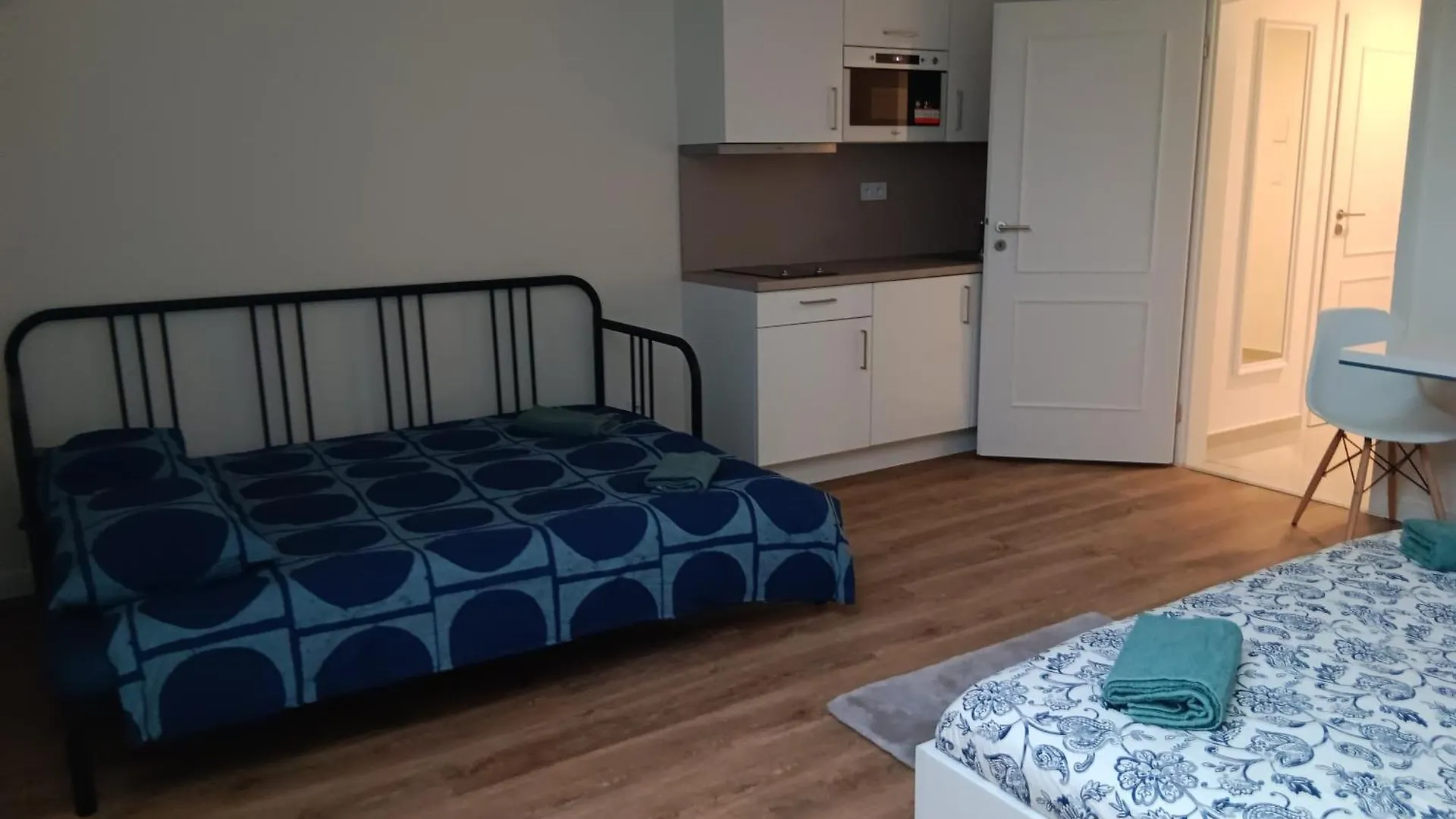 Cozy 1 Bedroom Apartment Πράγα